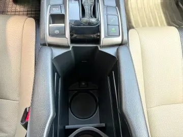Honda Civic 1.5 VTEC Turbo CVT Prestige   Car No.60