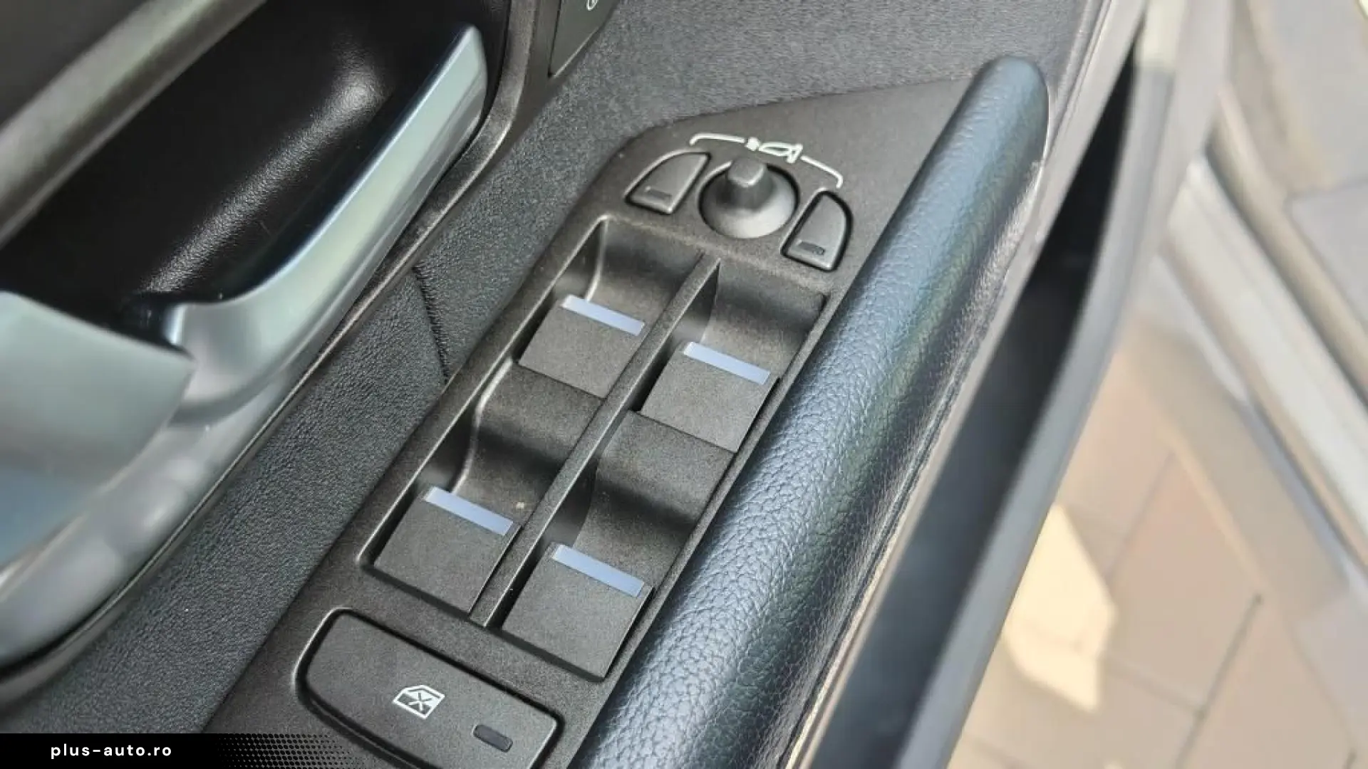 Land-Rover Range-Rover-Evoque Gen-I-2012-2018