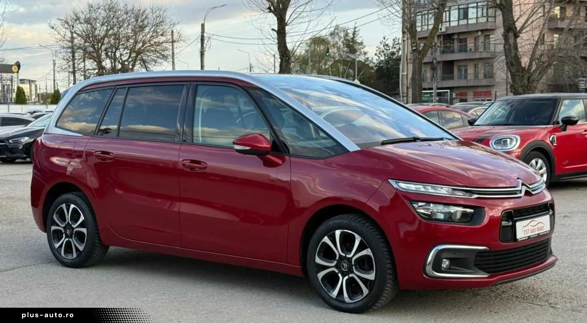 Citroen C4-Grand-Space-Tourer