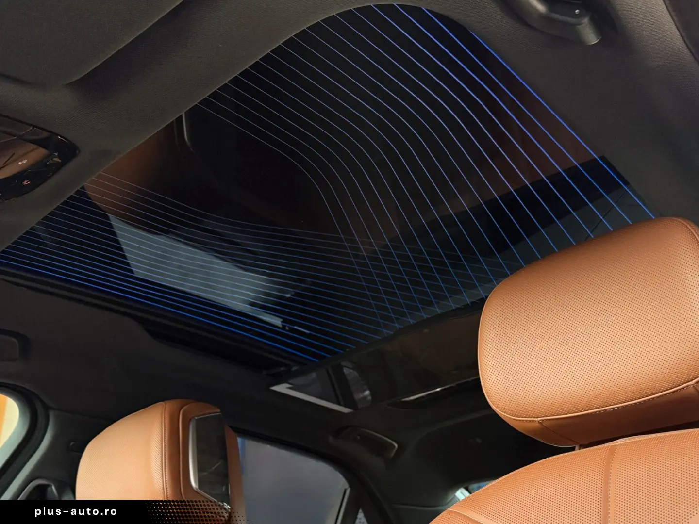 BMW 740d xDrive Lounge Seating TV Pano Sky Lounge