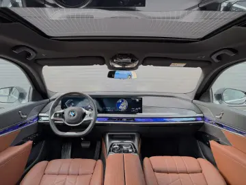 BMW 740d xDrive Lounge Seating TV Pano Sky Lounge