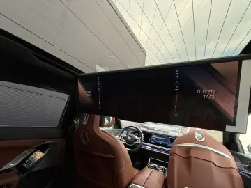 BMW 740d xDrive Lounge Seating TV Pano Sky Lounge