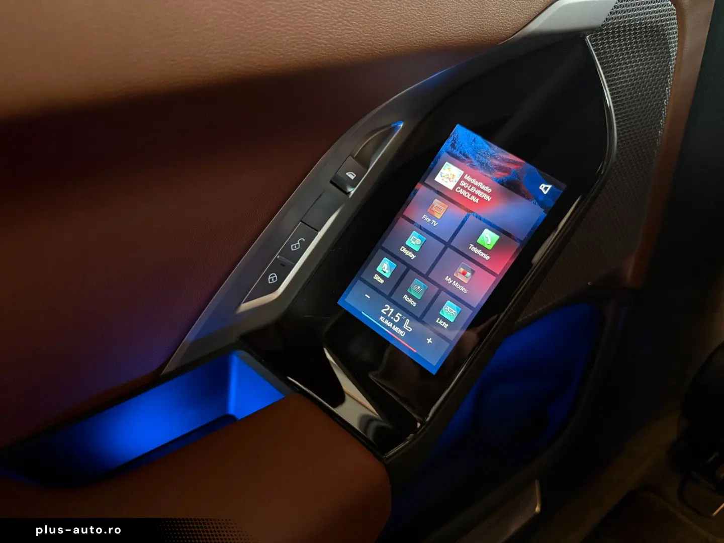 BMW 740d xDrive Lounge Seating TV Pano Sky Lounge