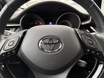 TOYOTA C-HR 2.0 Hybrid Team D