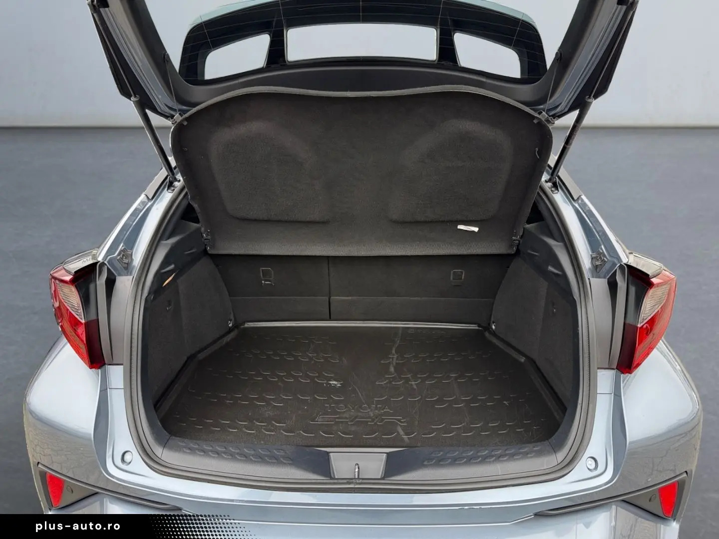 TOYOTA C-HR 2.0 Hybrid Team D