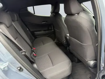 TOYOTA C-HR 2.0 Hybrid Team D