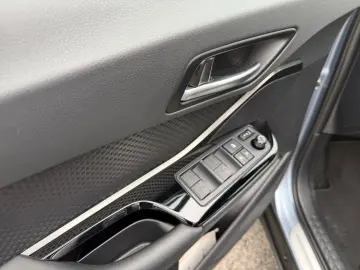 TOYOTA C-HR 2.0 Hybrid Team D