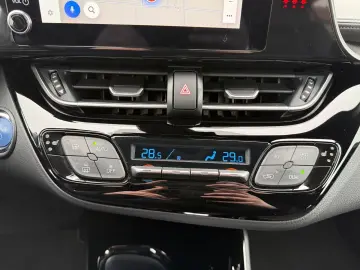 TOYOTA C-HR 2.0 Hybrid Team D