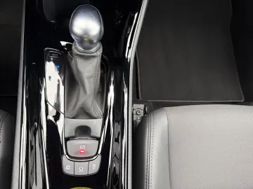 TOYOTA C-HR 2.0 Hybrid Team D