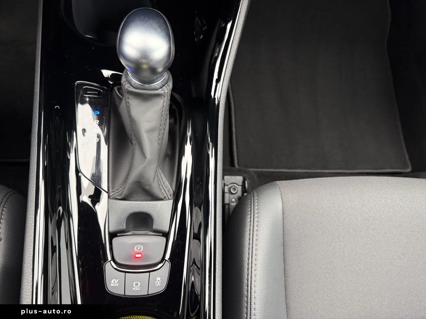 TOYOTA C-HR 2.0 Hybrid Team D