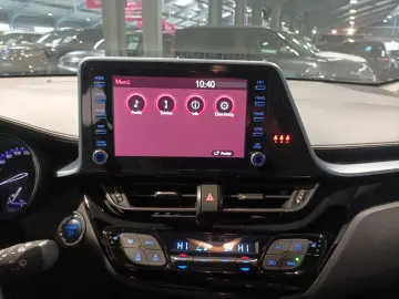 TOYOTA C-HR 2.0 Hybrid Team D