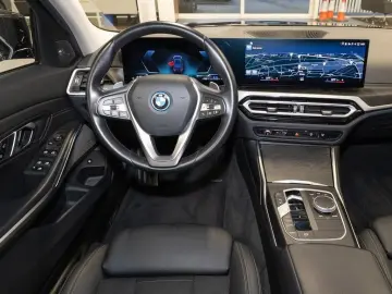 BMW 320e HK HiFi DAB ACC   Stop&Go Klimaaut. Shz