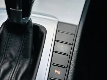 VOLKSWAGEN PASSAT B7   FAB 12.2011   2.0 DIESEL 140CP