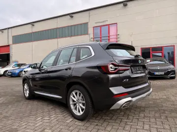 BMW X3 xDrive 20 d LEDER NAVI AUTOMATIK NEUES MODELL