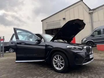 BMW X3 xDrive 20 d LEDER NAVI AUTOMATIK NEUES MODELL