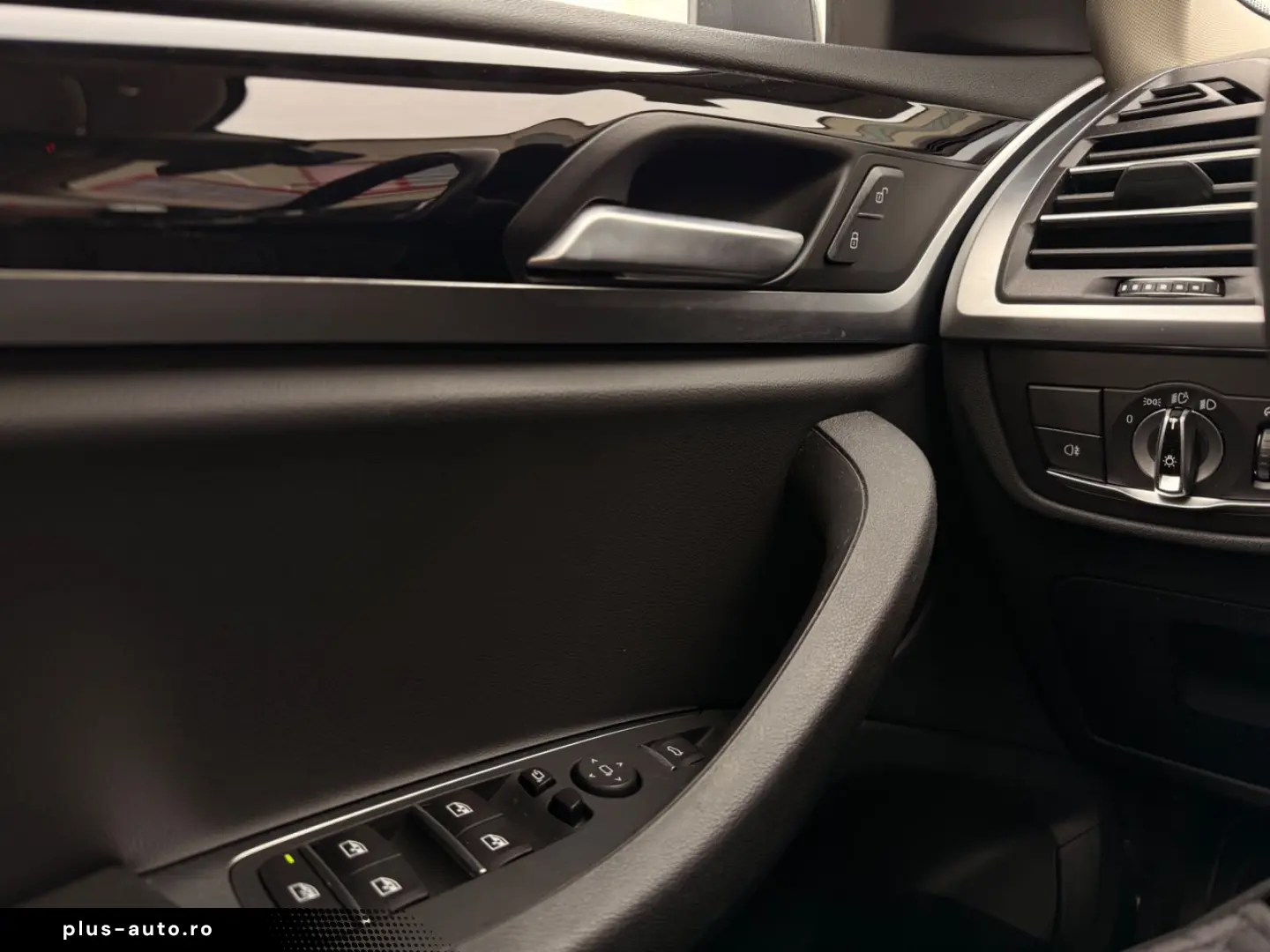 BMW X3 xDrive 20 d LEDER NAVI AUTOMATIK NEUES MODELL