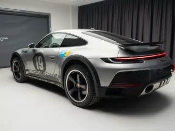 Porsche 992 911 Dakar