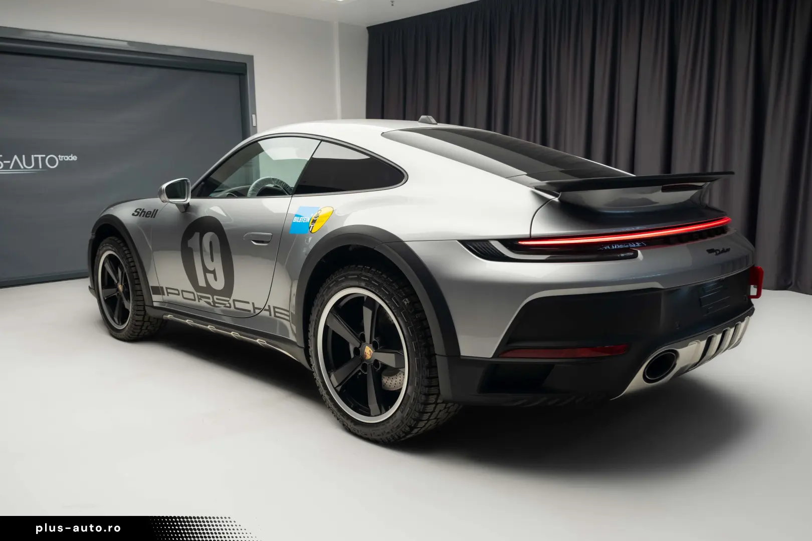 Porsche 992 911 Dakar