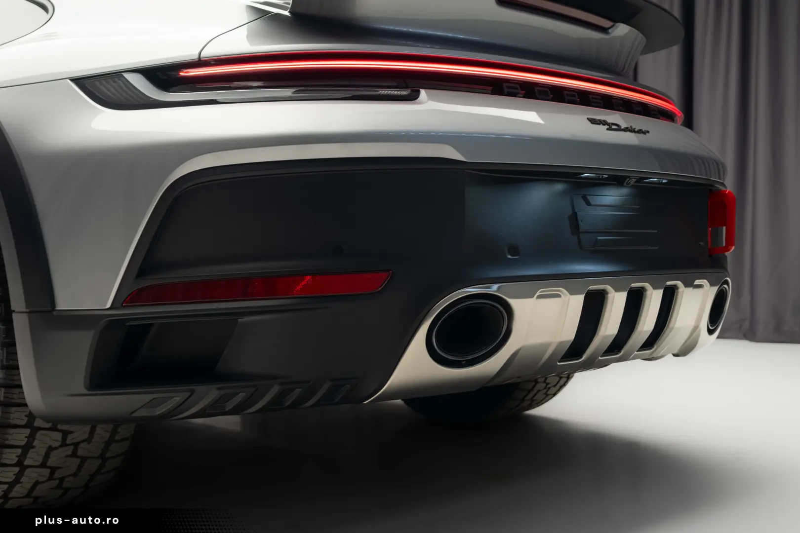 Porsche 992 911 Dakar