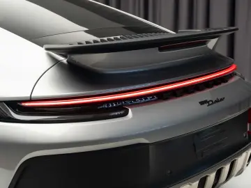 Porsche 992 911 Dakar