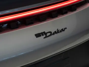 Porsche 992 911 Dakar