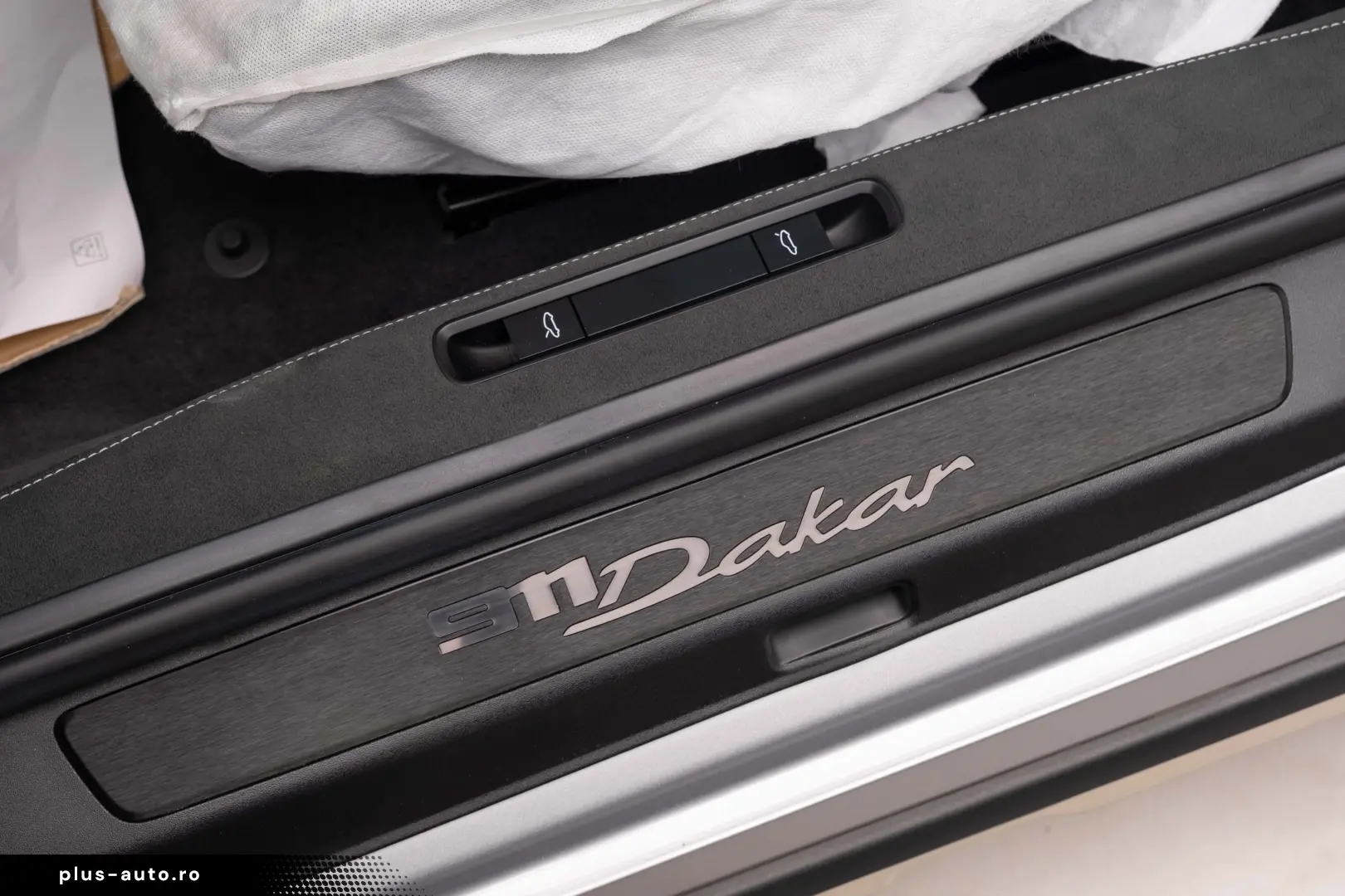 Porsche 992 911 Dakar