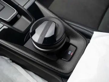 Porsche 992 911 Dakar