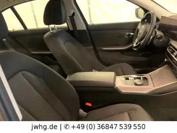 BMW 320 e Lim Facelift Widescreen Driving Ass DAB