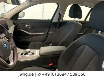 BMW 320 e Lim Facelift Widescreen Driving Ass DAB