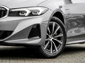 BMW 320e LED AHK DAB SHZ WIDESCREEN