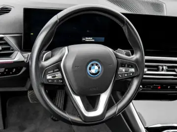 BMW 320e LED AHK DAB SHZ WIDESCREEN