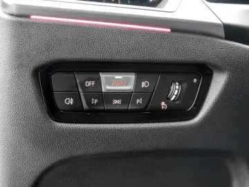 BMW 320e LED AHK DAB SHZ WIDESCREEN