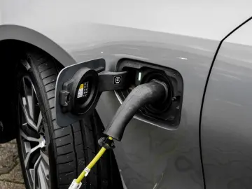 BMW 320e LED AHK DAB SHZ WIDESCREEN