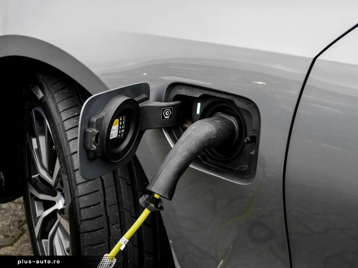 BMW 320e LED AHK DAB SHZ WIDESCREEN