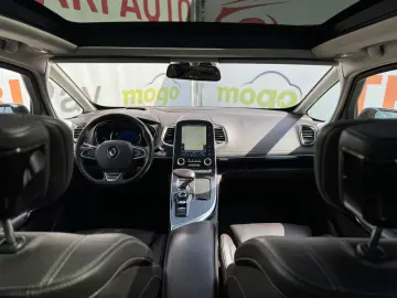 RENAULT ESPACE INITIALE PARIS