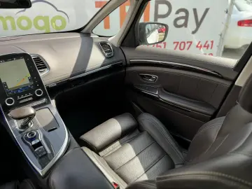 RENAULT ESPACE INITIALE PARIS