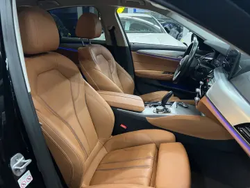 BMW 520d xDrive Luxury Line LASER LIVE-COCKPIT 1.HD