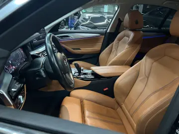 BMW 520d xDrive Luxury Line LASER LIVE-COCKPIT 1.HD