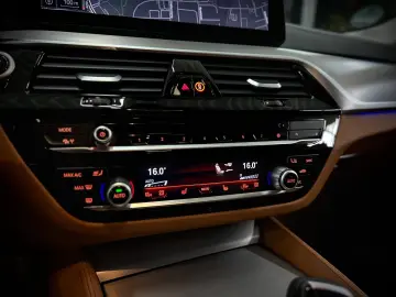 BMW 520d xDrive Luxury Line LASER LIVE-COCKPIT 1.HD