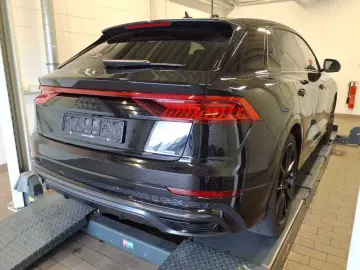 AUDI Q8 55 TFSIe 2 x S line  competition  Air  Assist