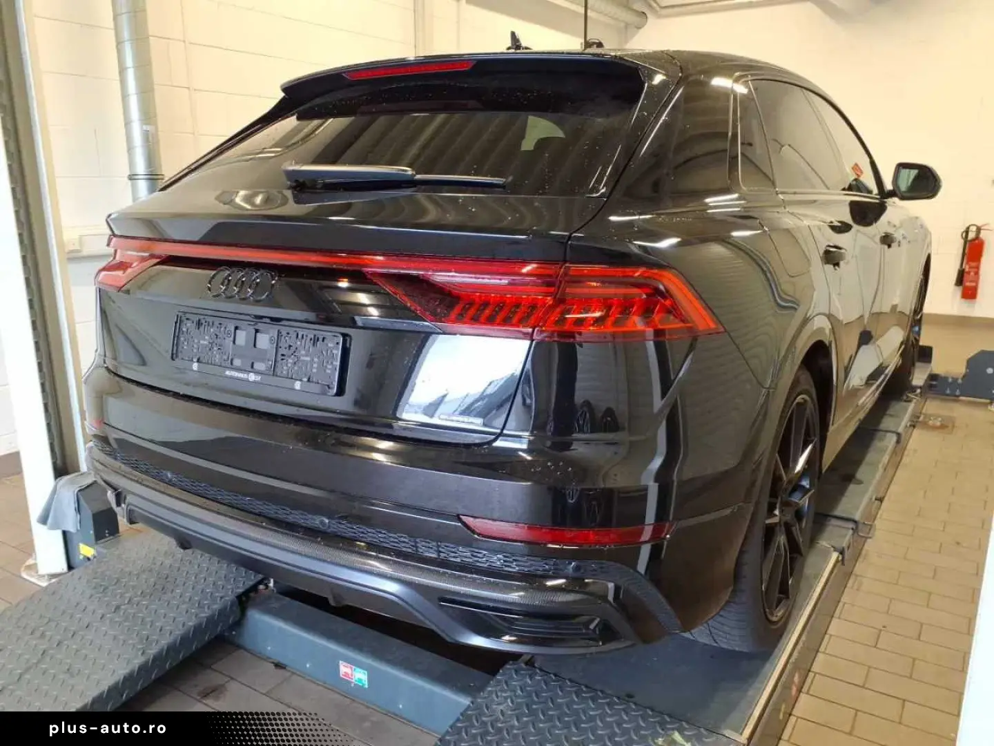 AUDI Q8 55 TFSIe 2 x S line  competition  Air  Assist