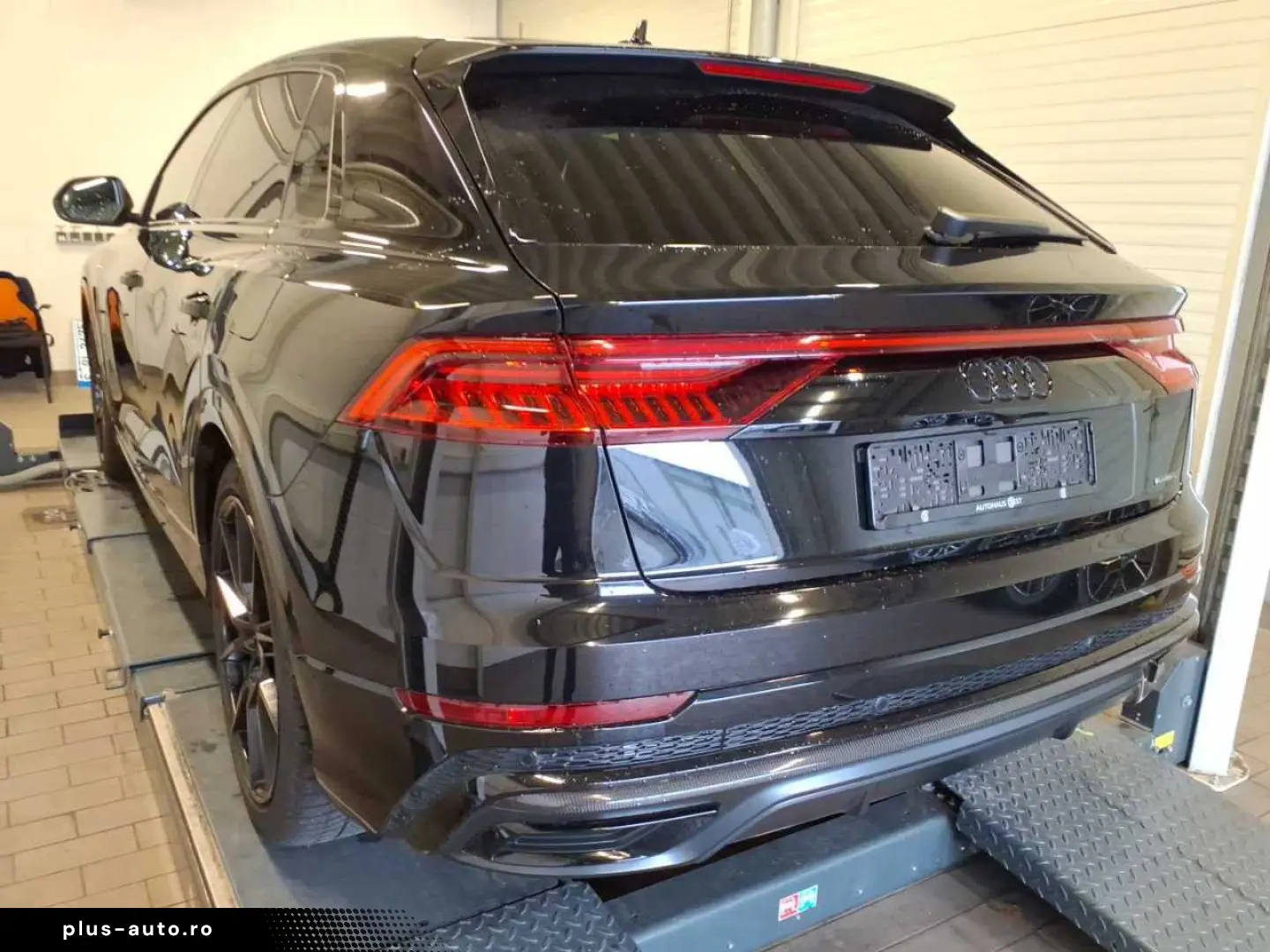 AUDI Q8 55 TFSIe 2 x S line  competition  Air  Assist