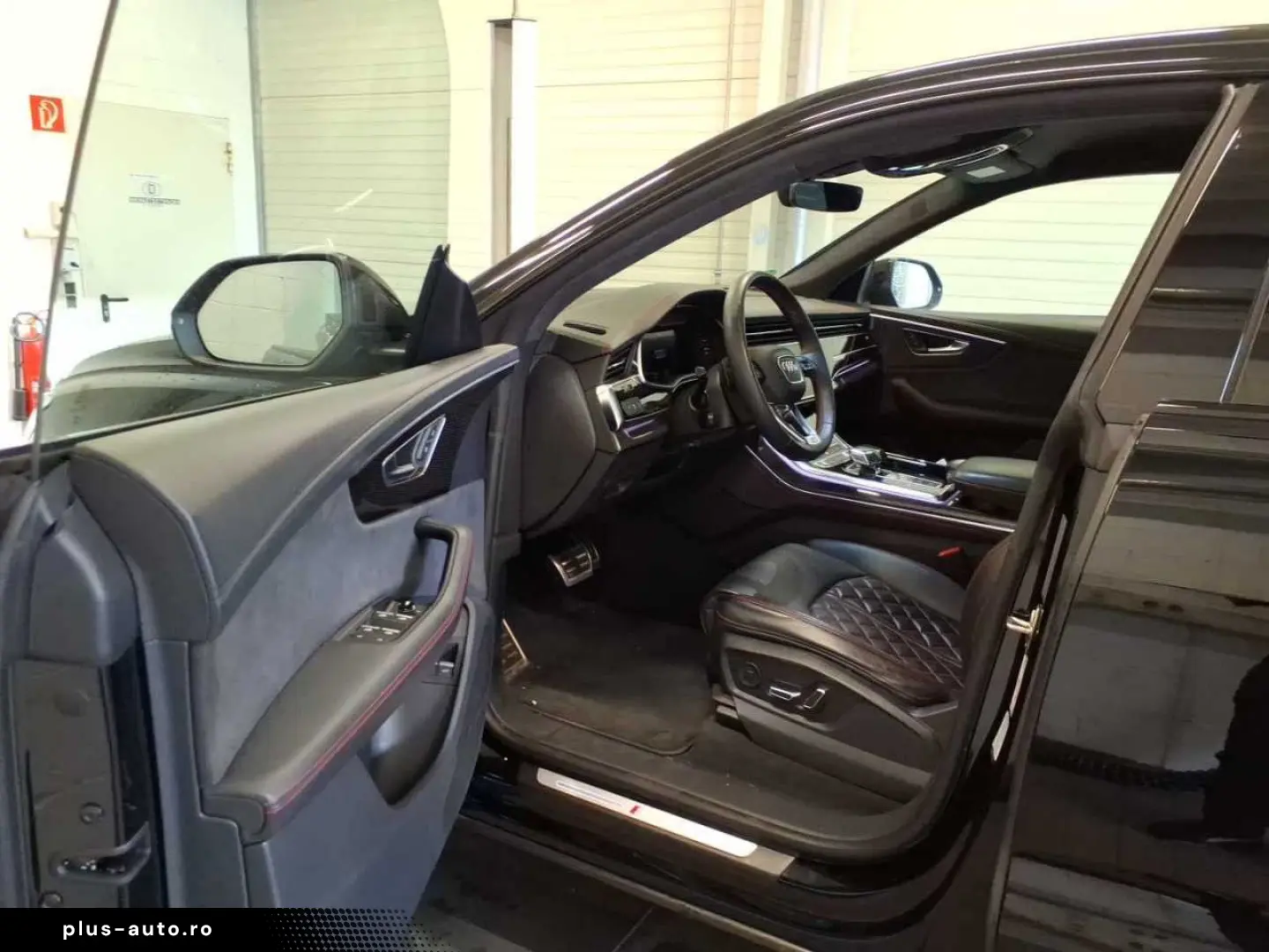 AUDI Q8 55 TFSIe 2 x S line  competition  Air  Assist