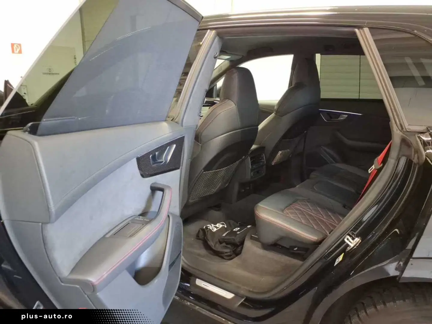 AUDI Q8 55 TFSIe 2 x S line  competition  Air  Assist