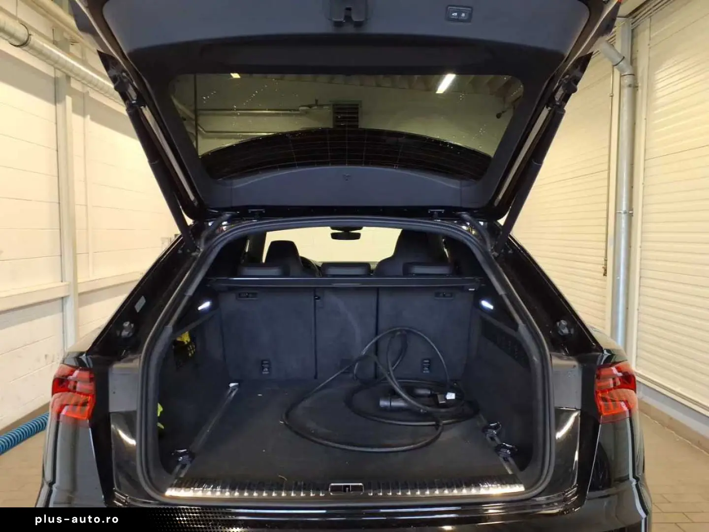 AUDI Q8 55 TFSIe 2 x S line  competition  Air  Assist