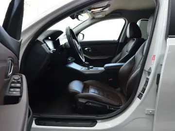 BMW 320d xDrive Touring  AUTOMATIK LED LIVE COCKPIT