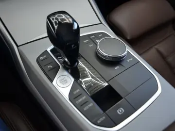 BMW 320d xDrive Touring  AUTOMATIK LED LIVE COCKPIT