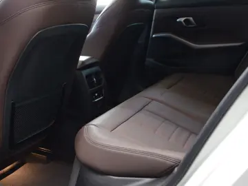 BMW 320d xDrive Touring  AUTOMATIK LED LIVE COCKPIT