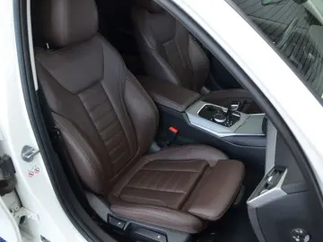 BMW 320d xDrive Touring  AUTOMATIK LED LIVE COCKPIT