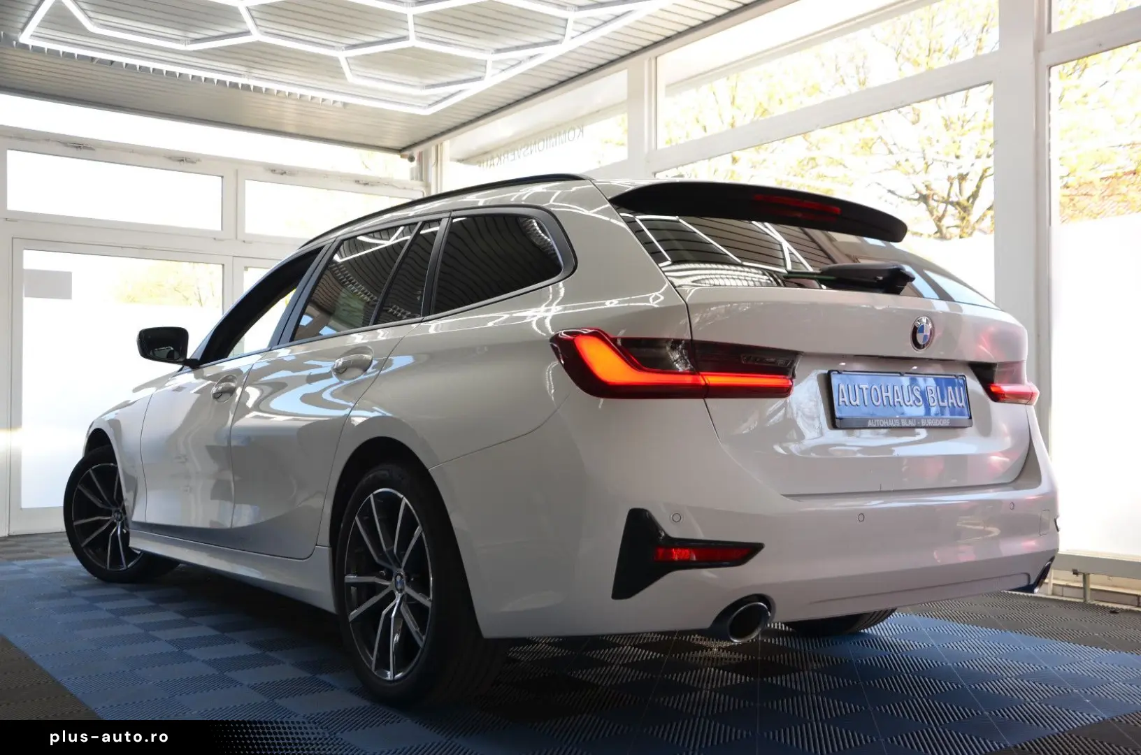 BMW 320d xDrive Touring  AUTOMATIK LED LIVE COCKPIT